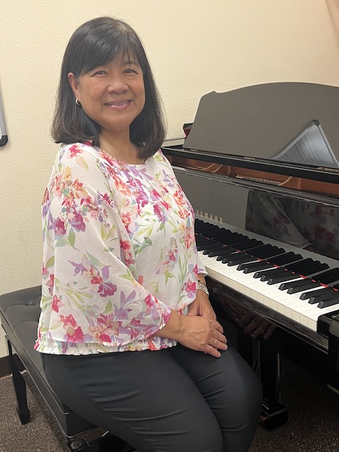 Gemma teaches piano and group keyboard classes